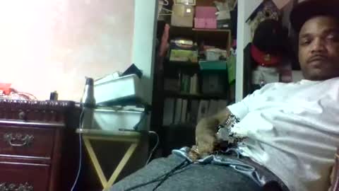 Snapshot of lorenzo082885 chatting on 11.27.25 lorenzo082885 online show from 11.27.25