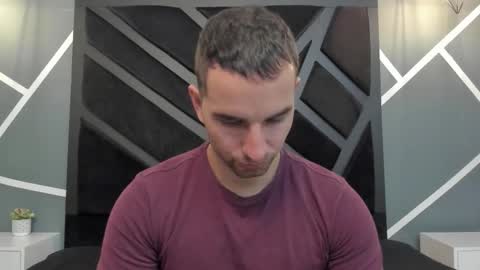 Snapshot of lorenzo_walker_ chatting on 09.09.25 L O R E N Z O Thumbs Up help online show from 09.09.25