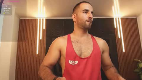 Snapshot of lorenzo_walker_ chatting on 02.17.26 L O R E N Z O Thumbs Up help online show from 02.17.26