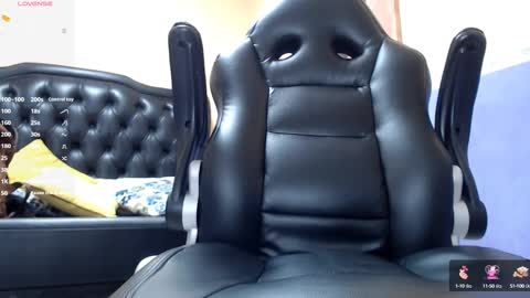 Snapshot of lorenzoreyes_ chatting on 09.10.25 LorenzoReyes online show from 09.10.25