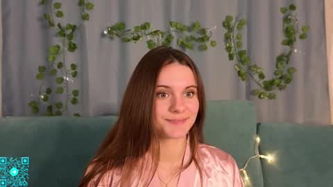 Chloe for Fan BlackHole online show from 10.03.25