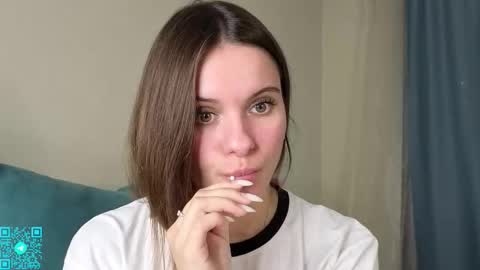 Chloe for Fan BlackHole online show from 10.25.25