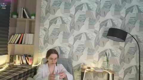 Snapshot of lorettedarsi chatting on 05.22.26 lorettedarsi online show from 05.22.26
