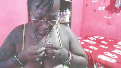 Snapshot of loretybighot chatting on 05.09.26 loretybighot online show from 05.09.26