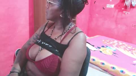 Snapshot of loretybighot chatting on 05.21.26 loretybighot online show from 05.21.26