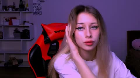 Snapshot of lori_meow chatting on 11.13.25 Lori online show from 11.13.25