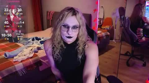 Lori -----------------------------------    online show from 10.15.25