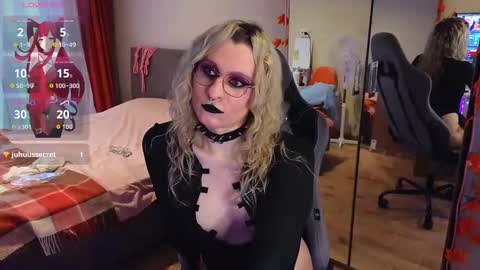 Lori -----------------------------------    online show from 10.22.25