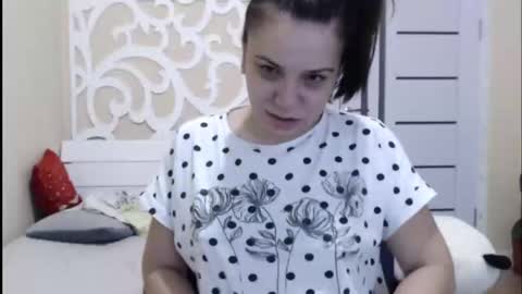 LorraGrey online show from 02.14.25