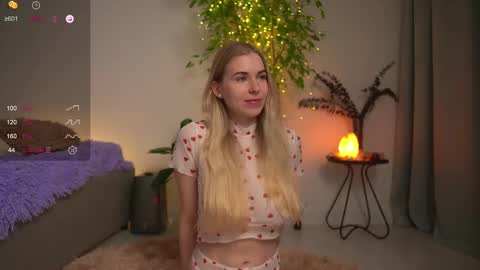 Lorrie online show from 12.10.24