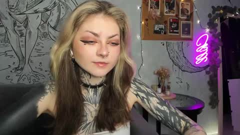 Snapshot of lostallice chatting on 01.28.25 lostallice online show from 01.28.25