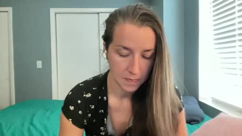 Snapshot of lothlori chatting on 05.05.26 lothlori online show from 05.05.26
