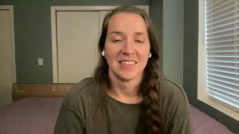 Snapshot of lothlori chatting on 05.17.26 lothlori online show from 05.17.26