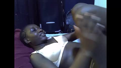 Snapshot of lotty_lavilla chatting on 10.14.25 lotty_lavilla online show from 10.14.25