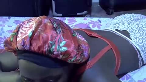 Snapshot of lotty_lavilla chatting on 10.26.25 lotty_lavilla online show from 10.26.25