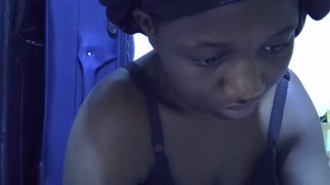 Snapshot of lotty_lavilla chatting on 11.23.25 lotty_lavilla online show from 11.23.25