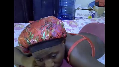 Snapshot of lotty_lavilla chatting on 11.25.25 lotty_lavilla online show from 11.25.25