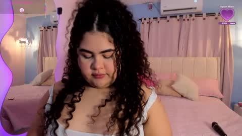 Snapshot of lou_22_ chatting on 02.08.26 Lou online show from 02.08.26