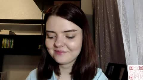 Snapshot of loudeguise chatting on 05.16.26 Esma online show from 05.16.26