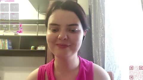 Snapshot of loudeguise chatting on 06.13.26 Esma online show from 06.13.26