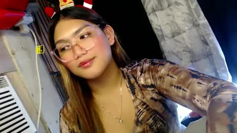 Sweet   online show from 12.27.24