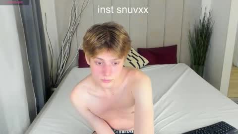 Snapshot of louie_evans chatting on 10.27.25 louie_evans online show from 10.27.25