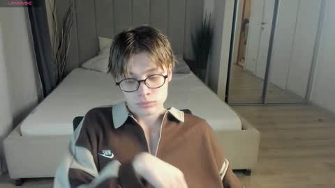 Snapshot of louie_evans chatting on 11.11.25 louie_evans online show from 11.11.25