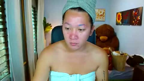 Snapshot of louie_sexy chatting on 04.27.26 Cathy online show from 04.27.26