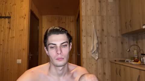 Snapshot of louis_preston chatting on 01.06.26 Mark online show from 01.06.26