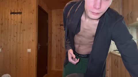 Snapshot of louis_preston chatting on 02.09.26 Mark online show from 02.09.26