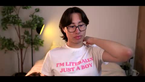 Snapshot of louis_zh chatting on 11.05.25 Louis online show from 11.05.25