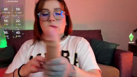 Snapshot of louisa_claire_ chatting on 02.13.25 LuisaIG x luisa clair online show from 02.13.25