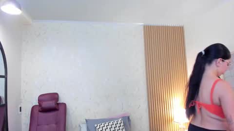 Louren Fox online show from 11.08.25