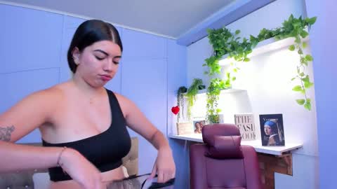 Louren Fox online show from 11.22.25