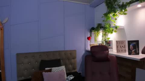 Louren Fox online show from 12.15.25