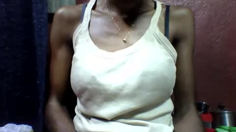 Snapshot of lovaelisa chatting on 10.31.25 lovaelisa online show from 10.31.25