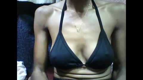 Snapshot of lovaelisa chatting on 11.17.25 lovaelisa online show from 11.17.25