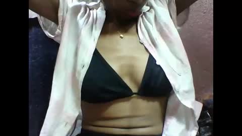 Snapshot of lovaelisa chatting on 11.18.25 lovaelisa online show from 11.18.25