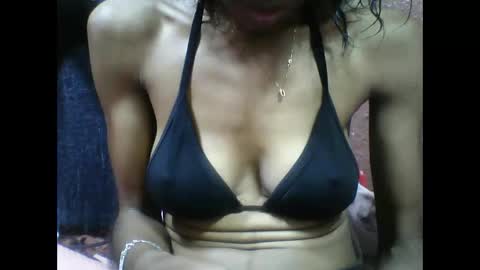 Snapshot of lovaelisa chatting on 11.21.25 lovaelisa online show from 11.21.25