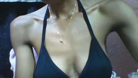 Snapshot of lovaelisa chatting on 11.28.25 lovaelisa online show from 11.28.25