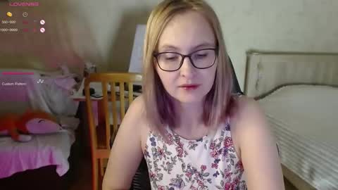 Snapshot of love_agatha chatting on 10.27.25 Agatha online show from 10.27.25