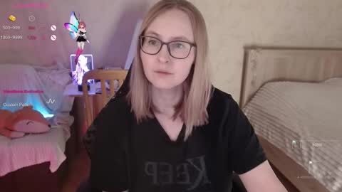 Snapshot of love_agatha chatting on 11.21.25 Agatha online show from 11.21.25