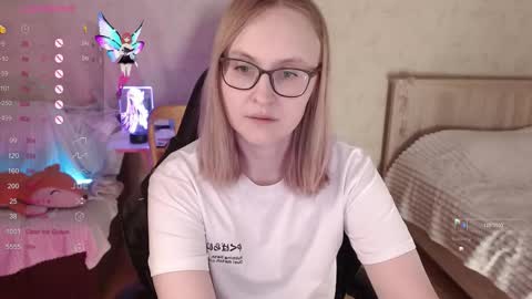 Snapshot of love_agatha chatting on 11.23.25 Agatha online show from 11.23.25