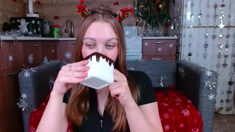 love bella  online show from 12.23.25