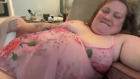 Snapshot of love_hard_femmes chatting on 09.09.25 Sara and Leigh online show from 09.09.25