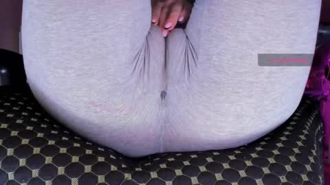 Snapshot of love_hard_kiru chatting on 11.30.25 Kira online show from 11.30.25