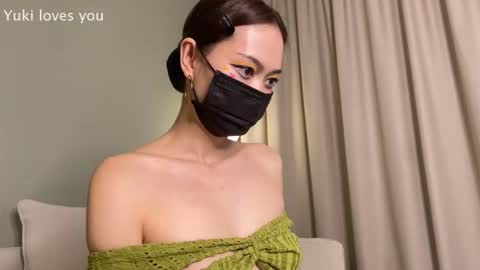 Snapshot of love_in_asian chatting on 11.22.25 Learn how love can be with us online show from 11.22.25