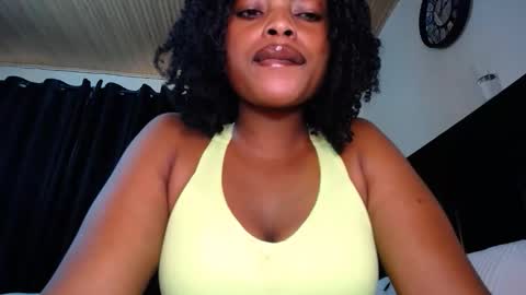 Snapshot of love_niahh chatting on 04.20.26 niahh online show from 04.20.26