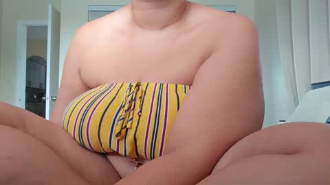 Snapshot of love_raquel_xo chatting on 10.11.25 Raquel Love online show from 10.11.25