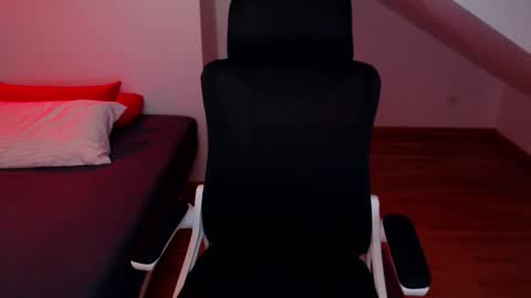 Snapshot of love_samantha chatting on 12.19.24 Samantha online show from 12.19.24